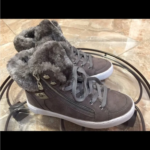 GBG Los Angeles sneakers by Guess NWOT - Picture 2 of 9